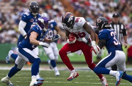 半岛电竞-明晨分区决赛焦点战！休斯顿火箭迎战纽约尼克斯，爆冷或上演